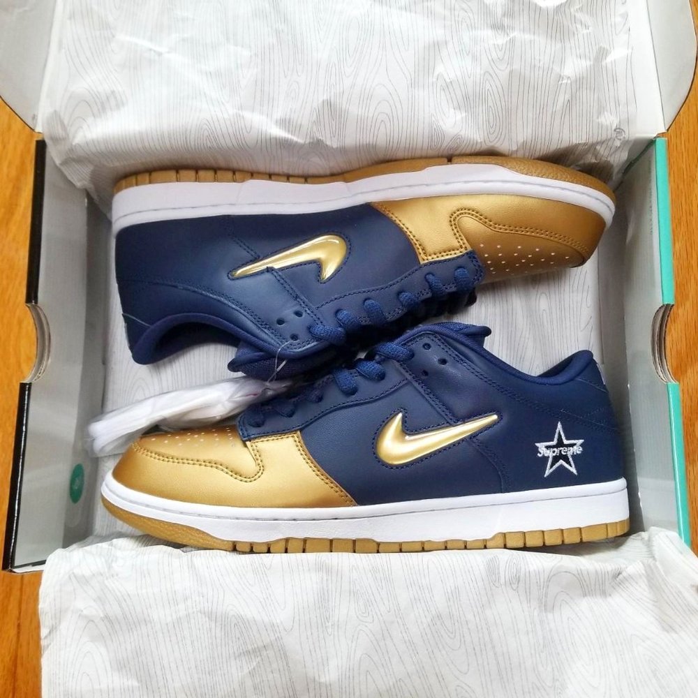 Supreme®/Nike® SB Dunk Low Style: Navy Size: 10.5 New Never Worn OG Box Included